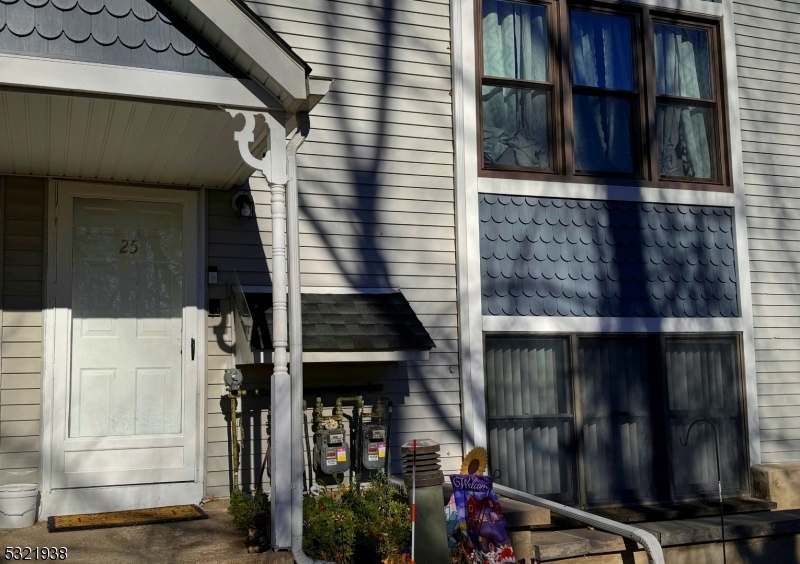 Property Photo:  25 Burlington Ct  NJ 07419 