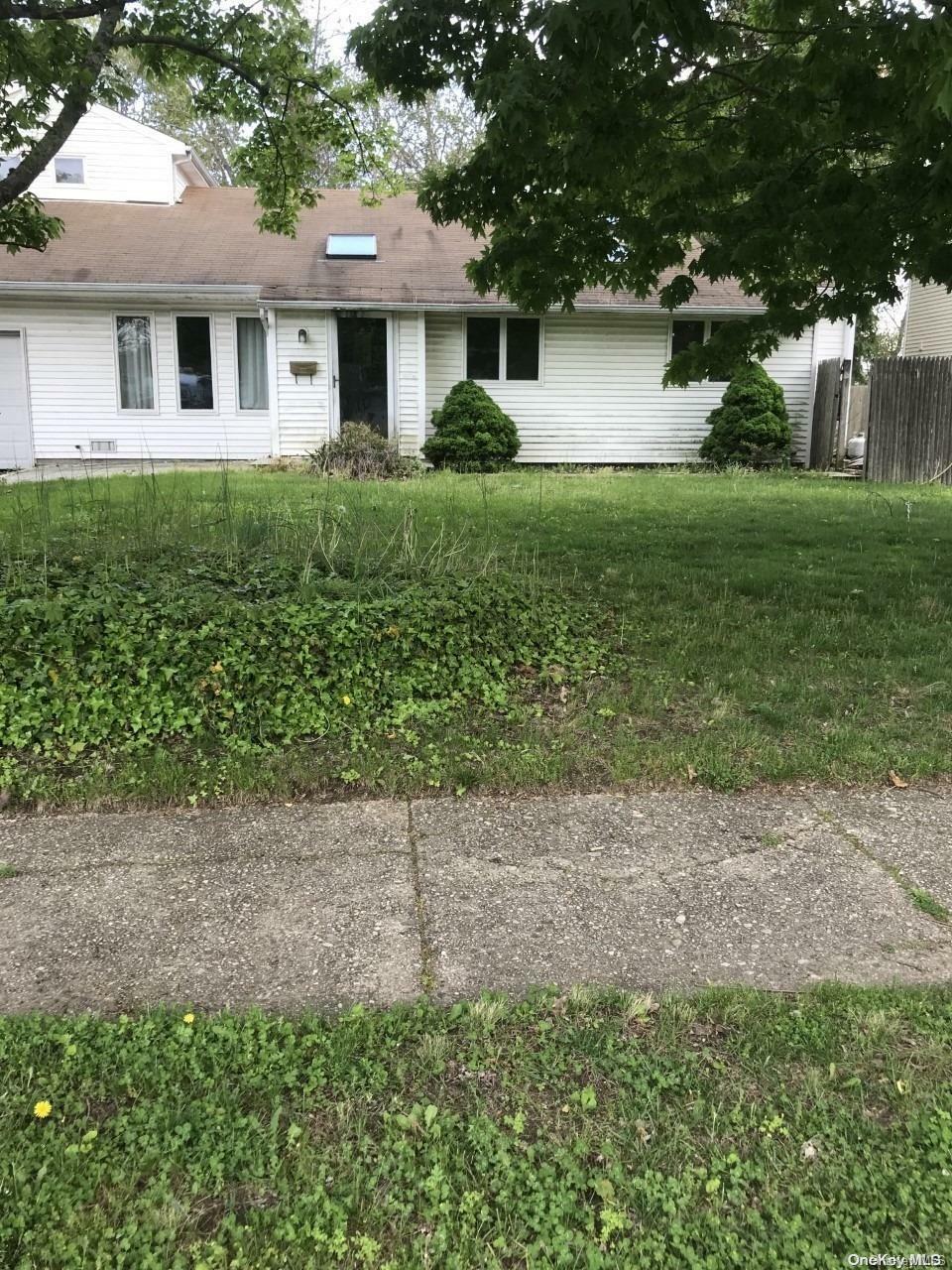Property Photo: 949 Gardiner Drive NY 11706