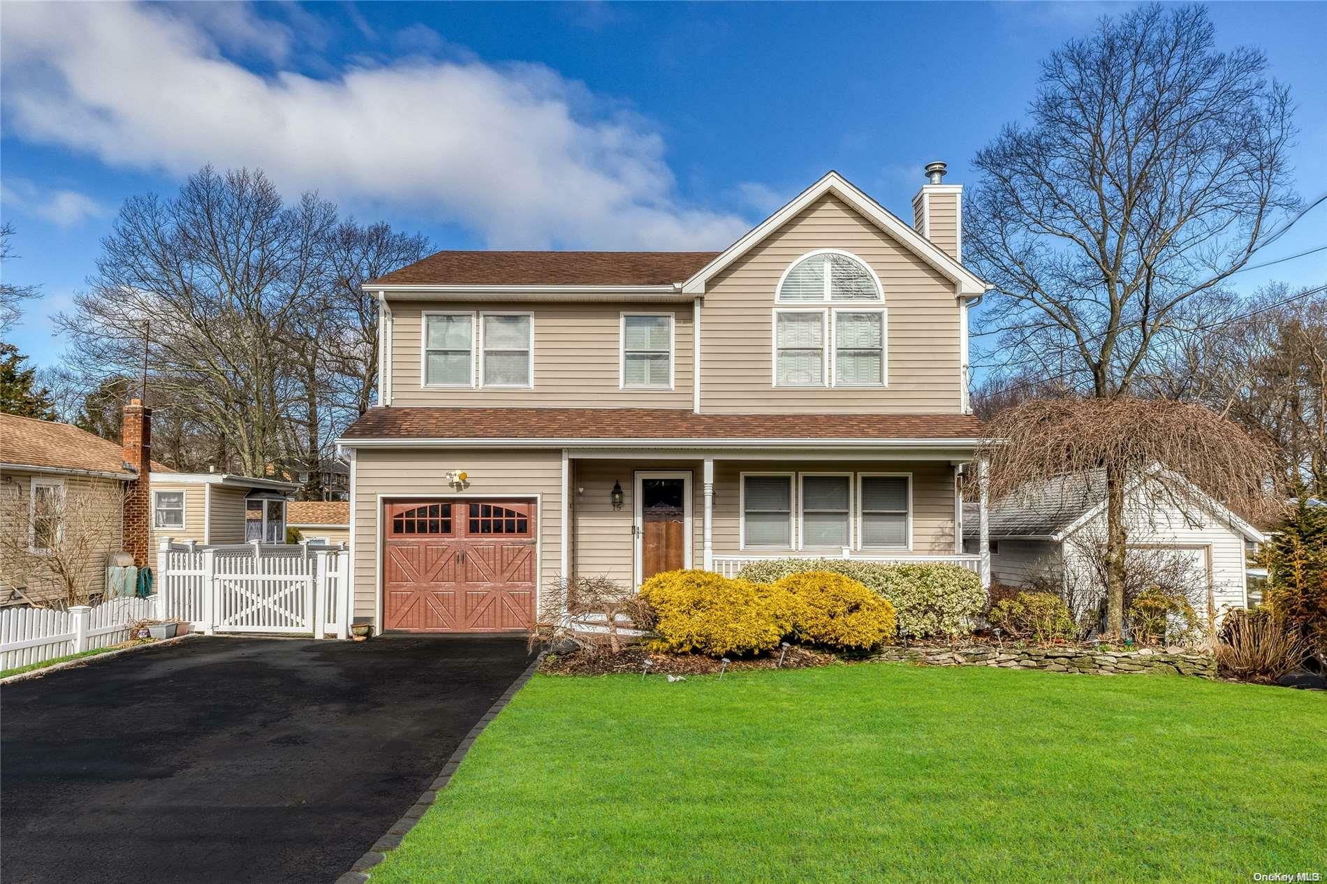 Property Photo:  15 Birchwood Drive  NY 11746 