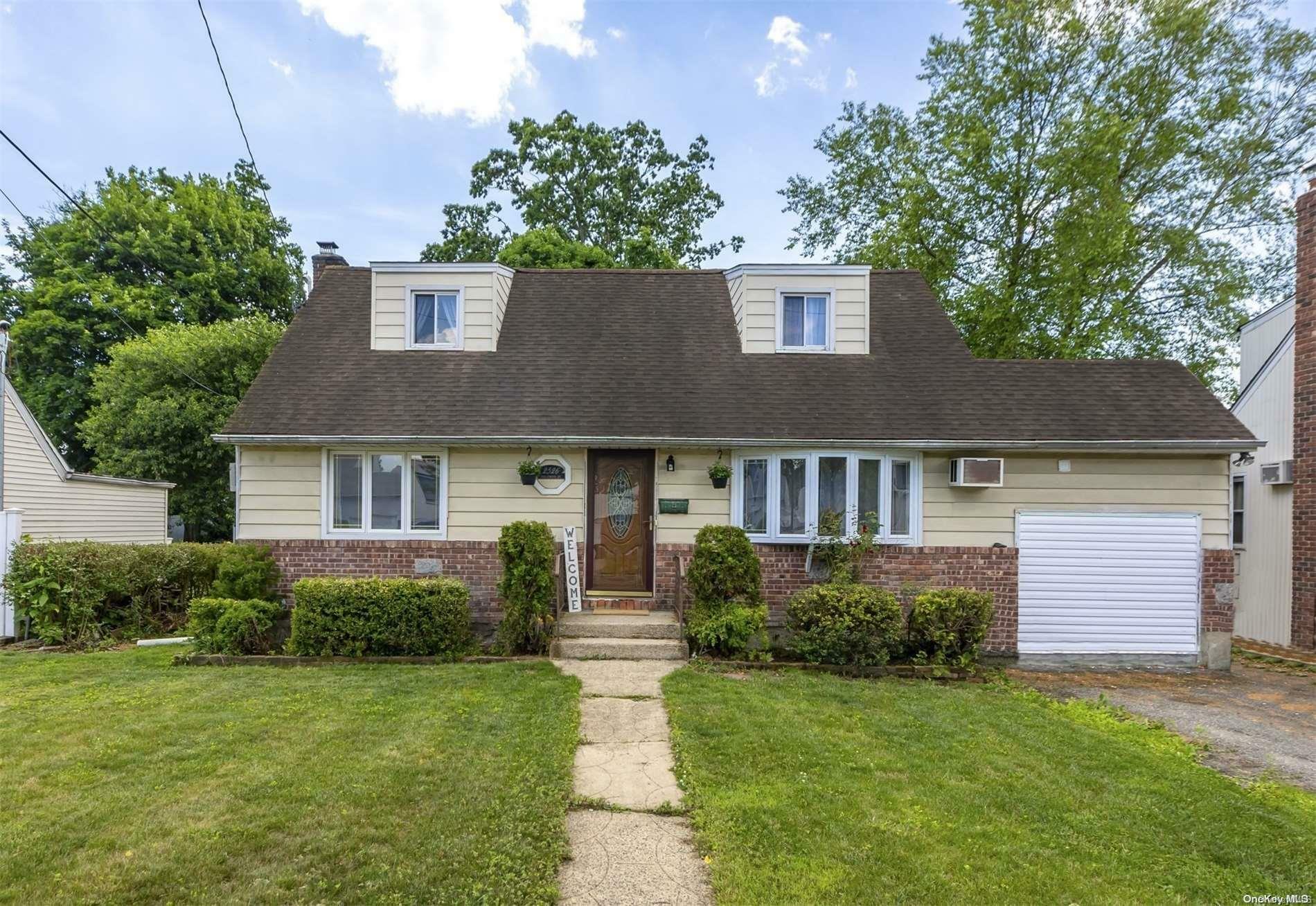 Property Photo: 2526 Inglewood Street NY 11554