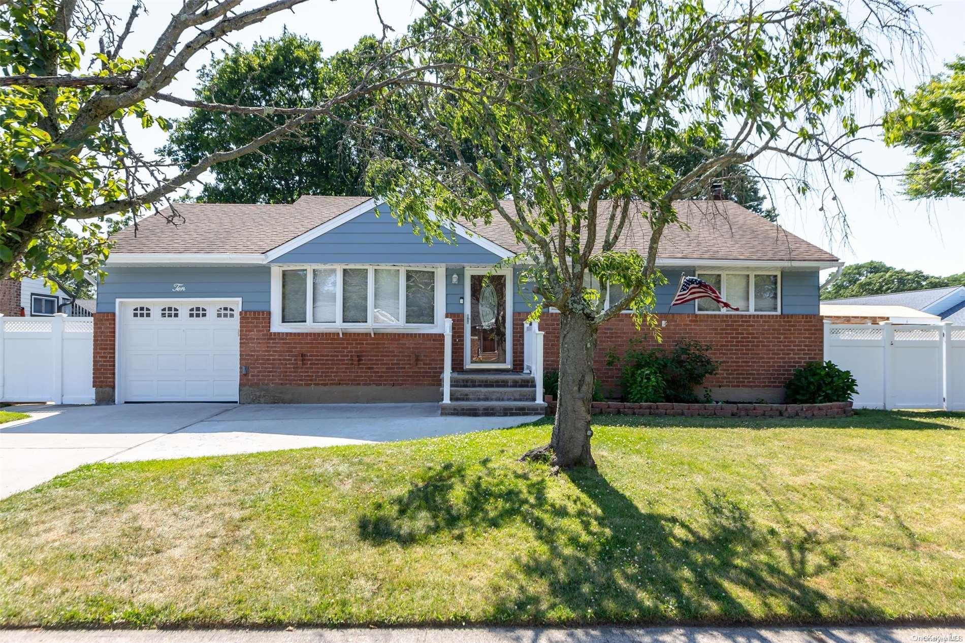 Property Photo: 10 Pepper Circle E NY 11758
