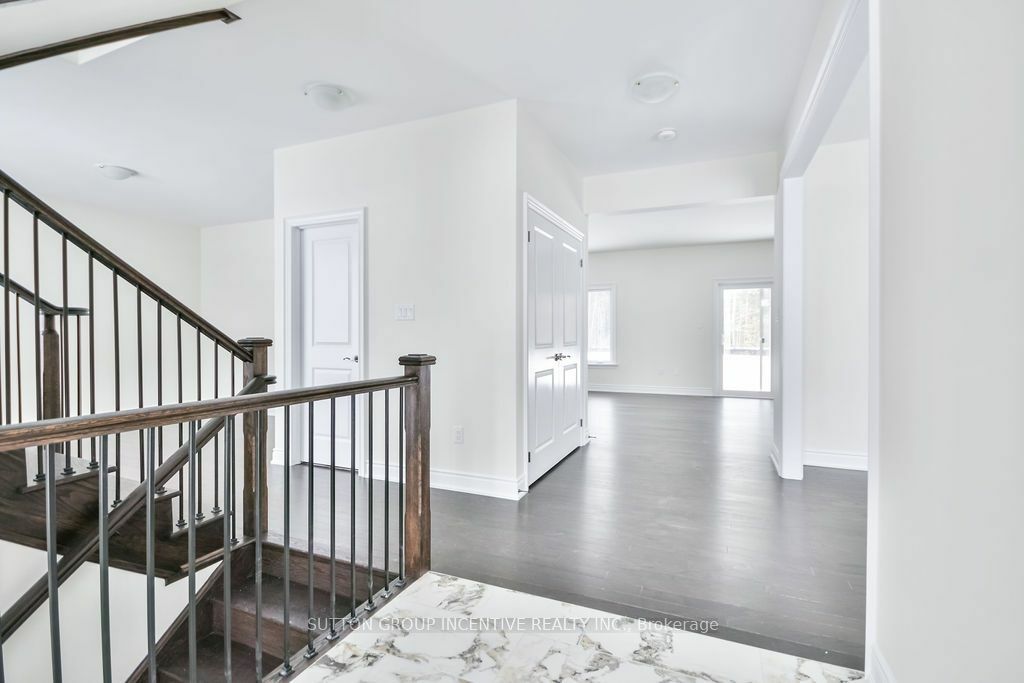 Property Photo:  24 Cottonwood St  ON L0L 1Y2 