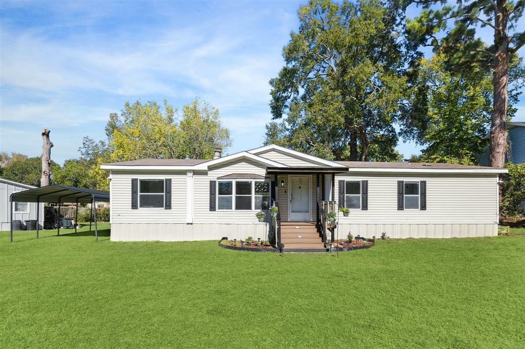 Property Photo: 14262 Shadow Bay Drive TX 77318