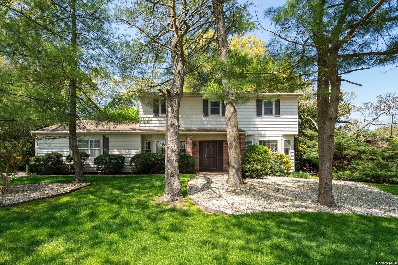 Property Photo: 7 Verton Court NY 11731