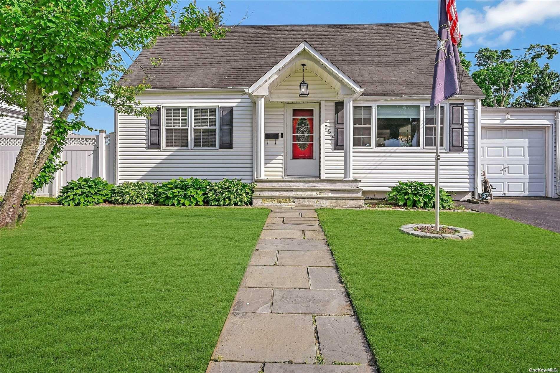 Property Photo: 552 18th Street NY 11704