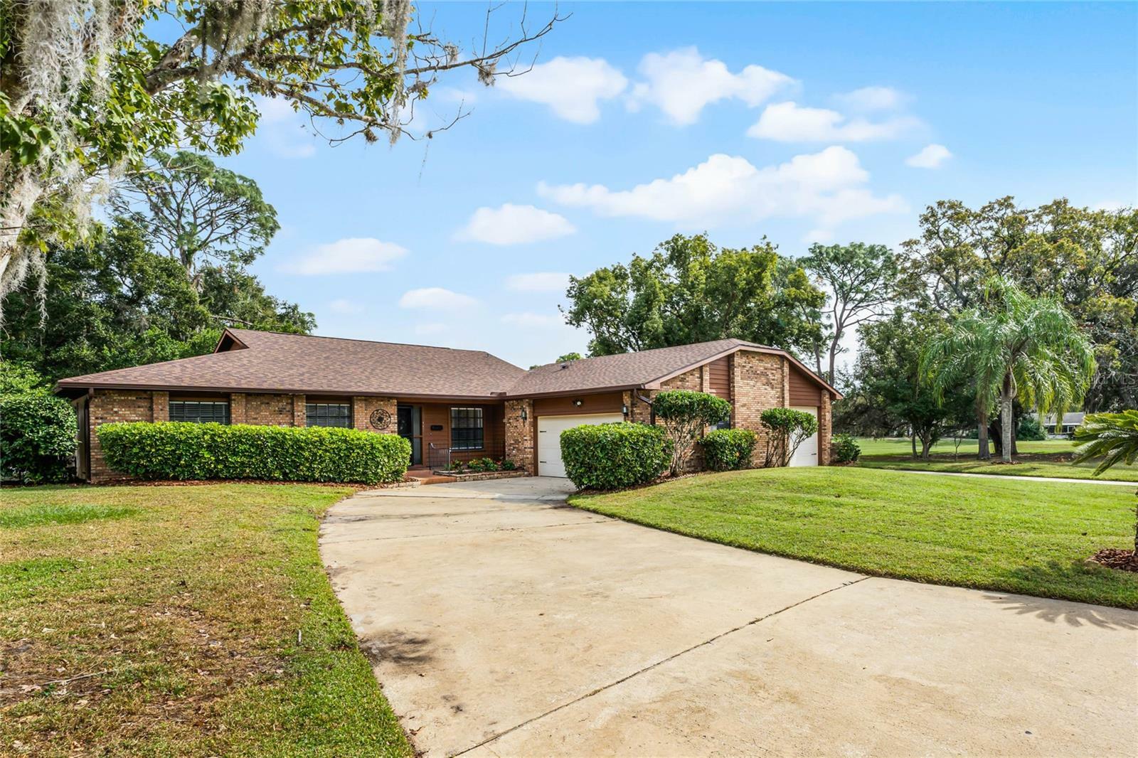 Property Photo: 555 Queens Mirror Circle FL 32707