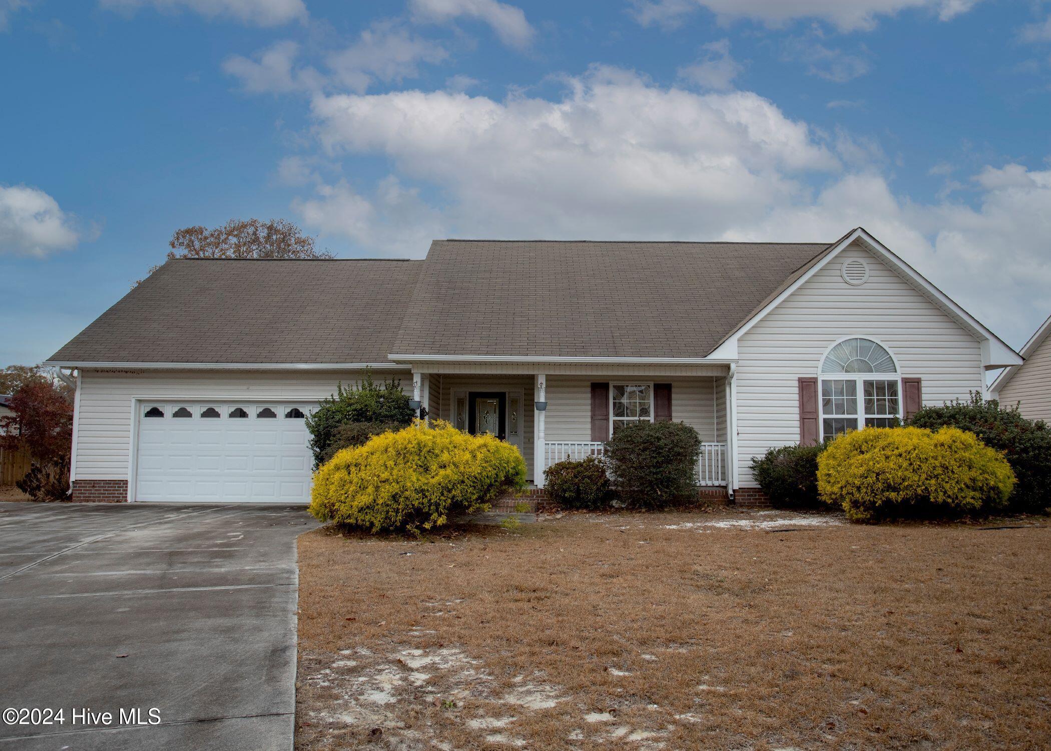 Property Photo:  302 Ivy Brook Court  NC 28574 