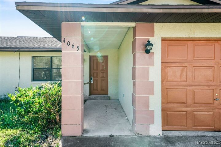 Property Photo:  4065 N Little Hawk Point  FL 34428 
