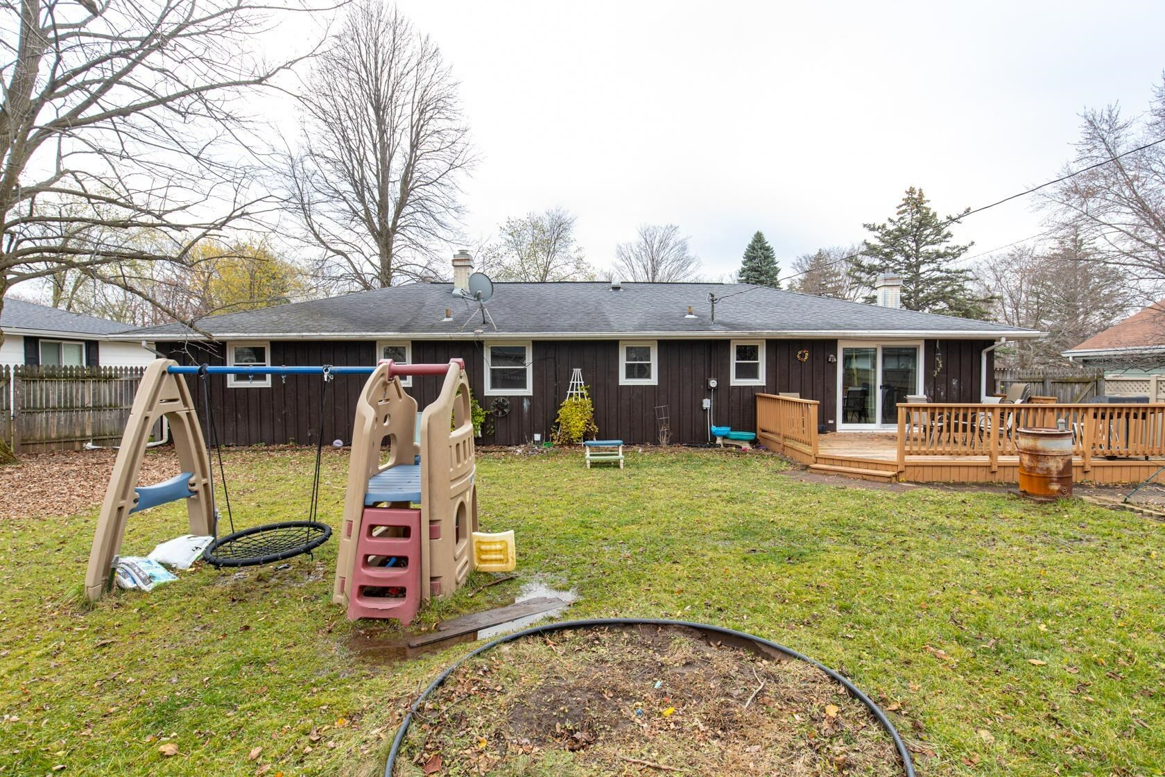 Property Photo:  2210 S Clover Lane  WI 54915 