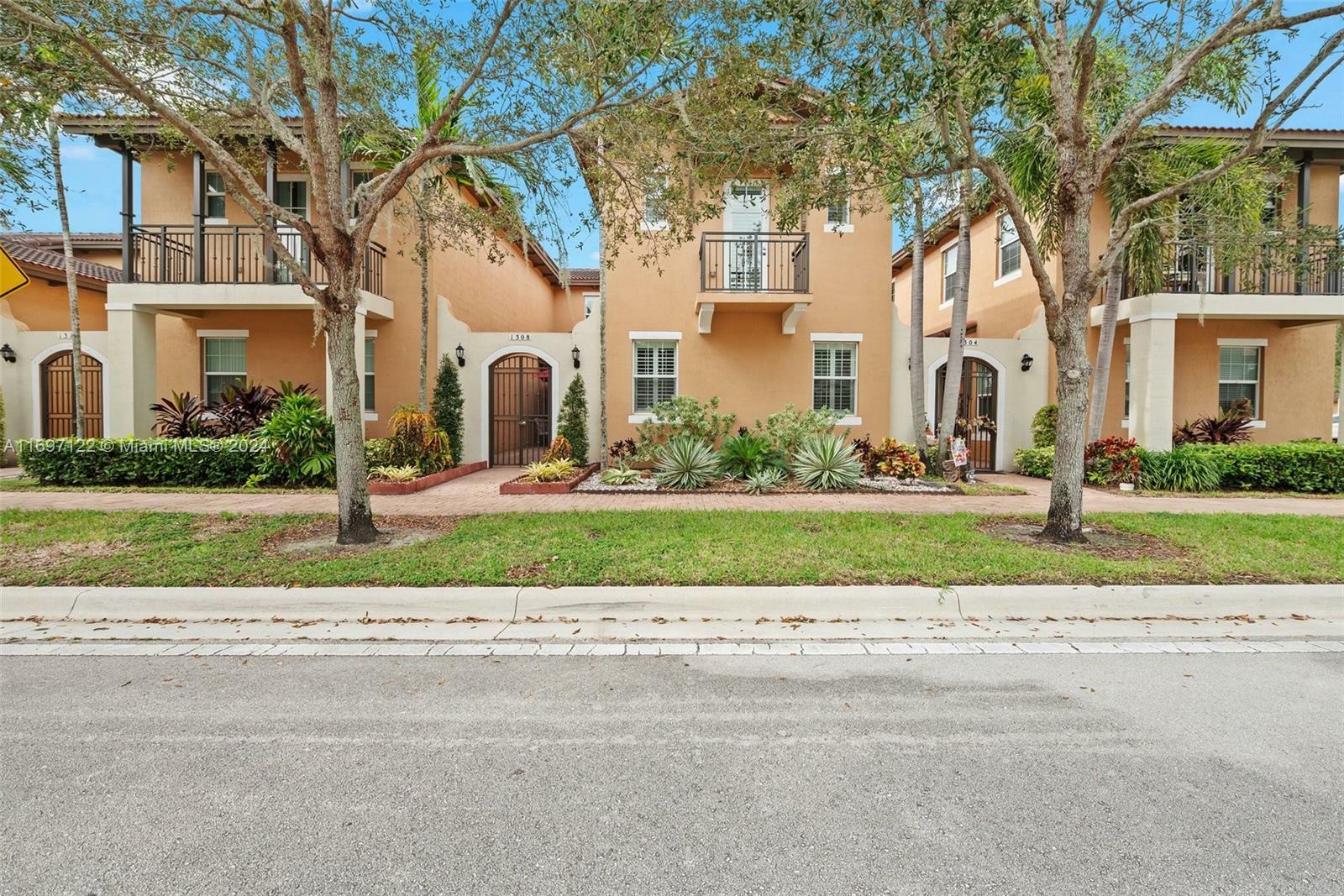 Property Photo:  1308 SW 147th Ave  FL 33027 