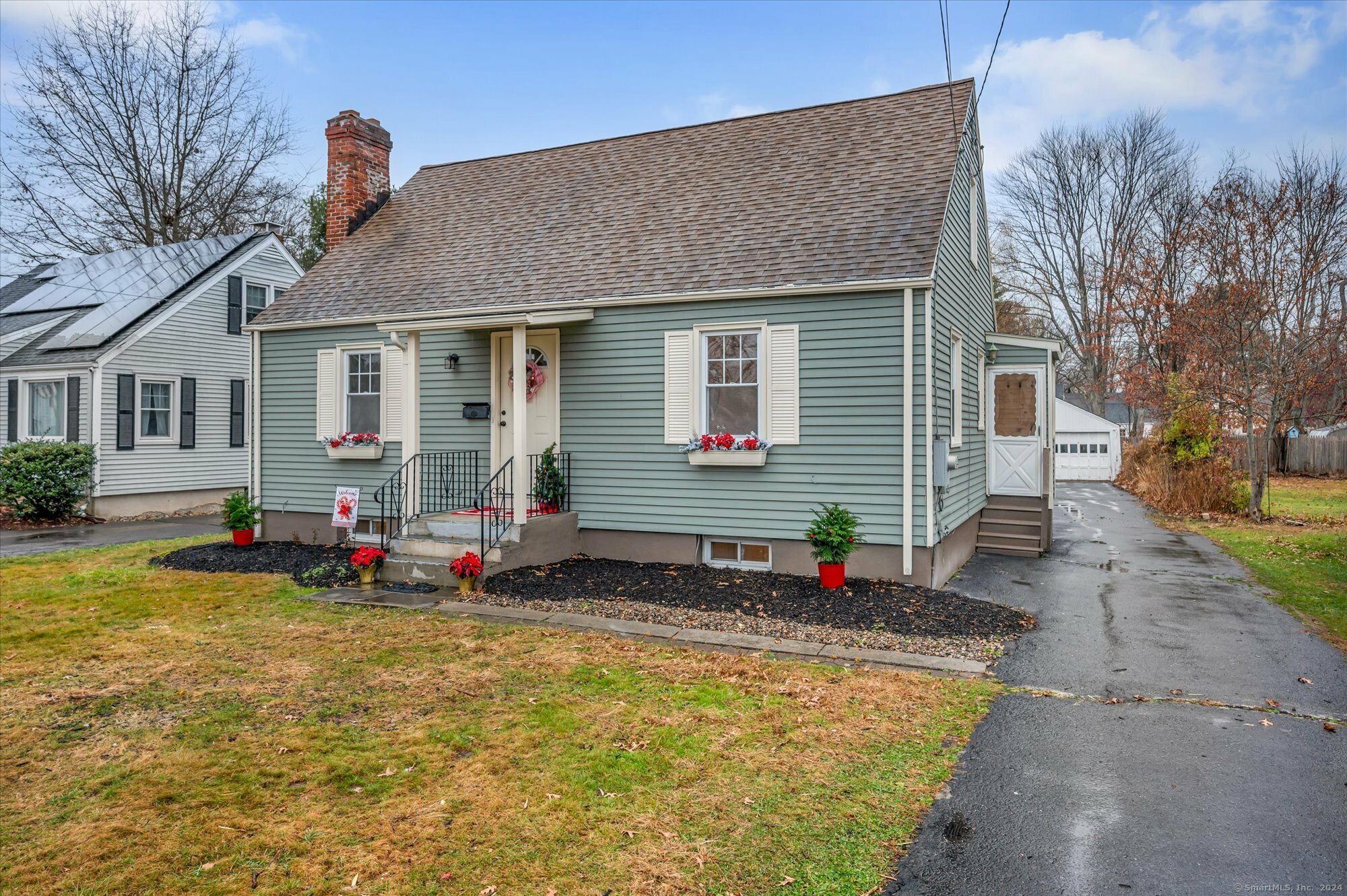 Property Photo:  34 Dale Road  CT 06109 