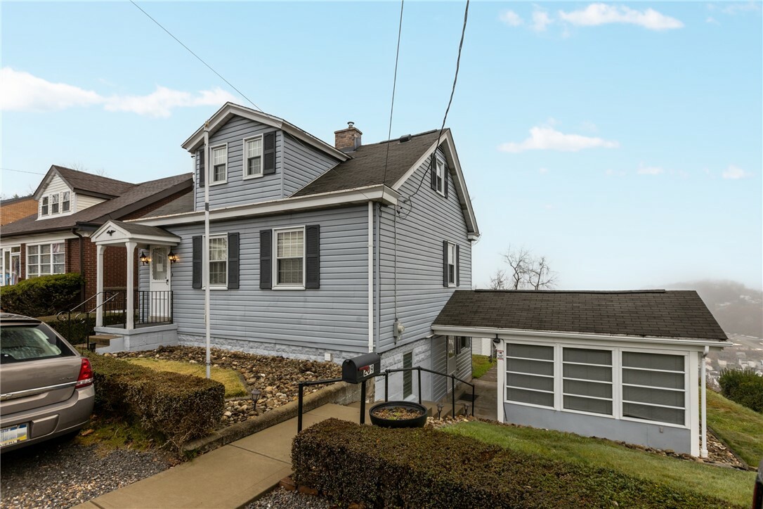 Property Photo:  209 Arlington St  PA 15209 