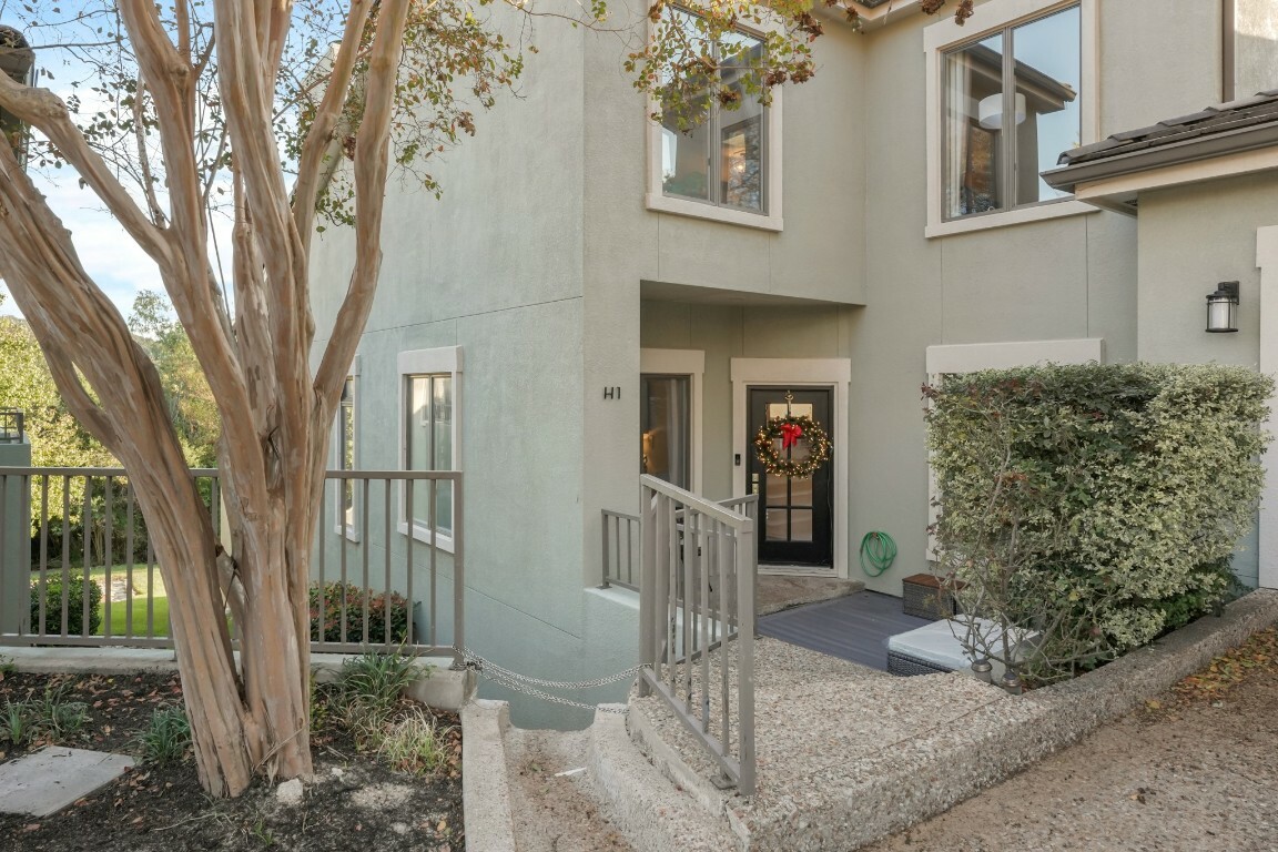 Property Photo:  4231 Westlake Drive H1  TX 78746 