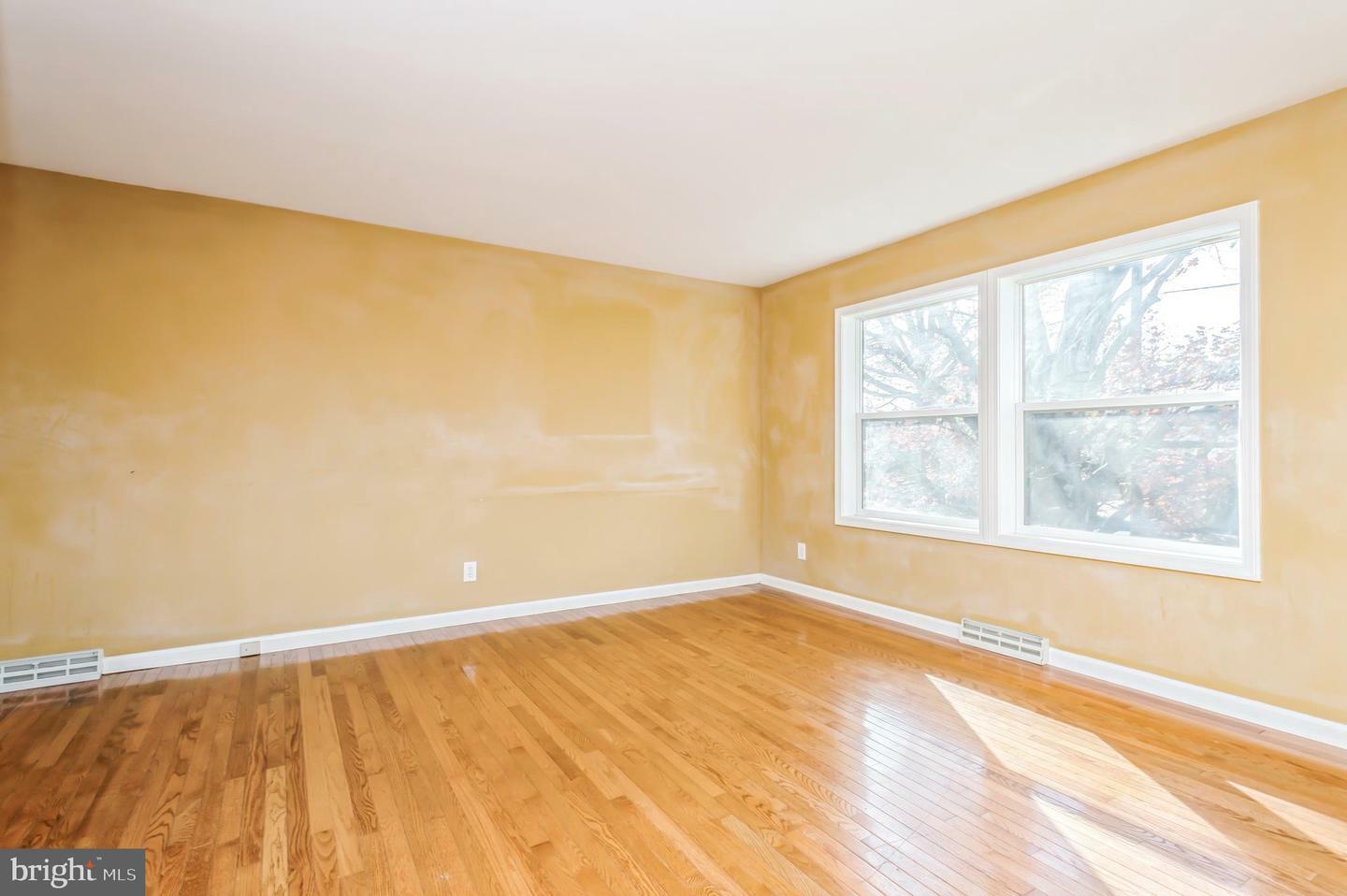 Property Photo:  132 Hazelhurst Avenue  NJ 08638 