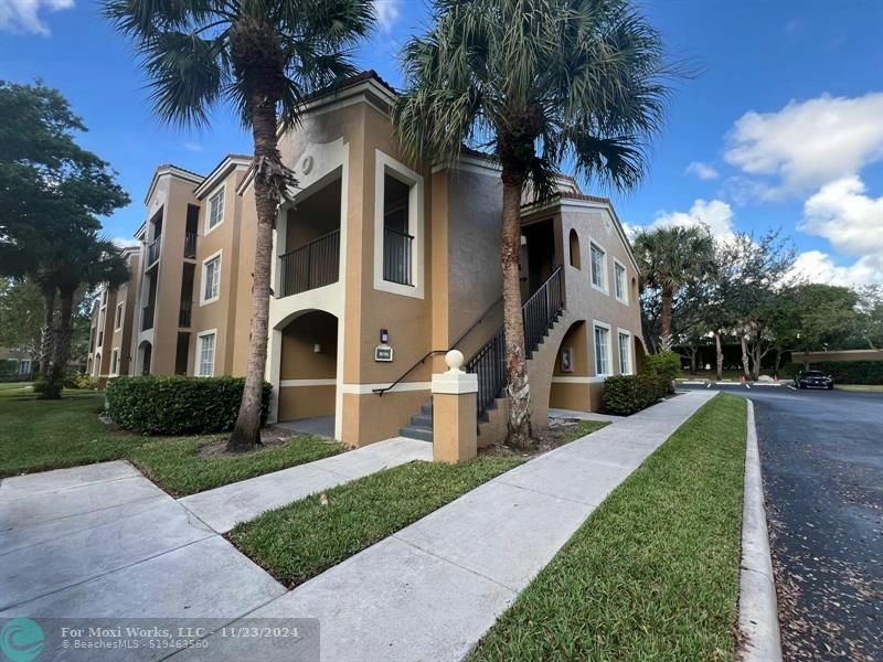 Property Photo:  8020 N Nob Hill Rd 202  FL 33321 