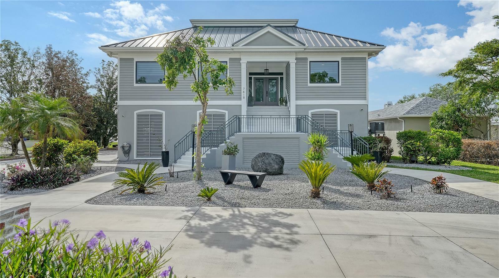 Property Photo:  7418 Westmoreland Drive  FL 34243 