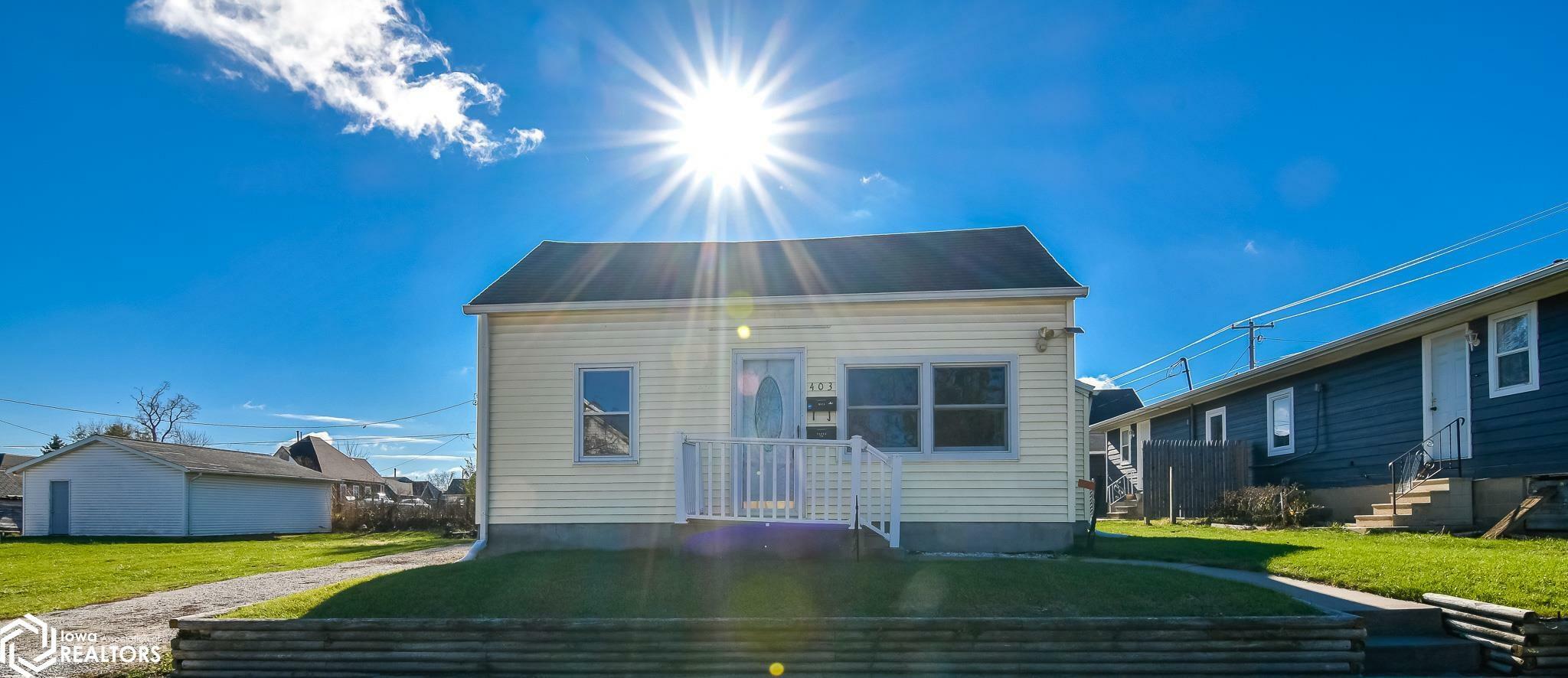 Property Photo:  403 Union Street  IA 50158 