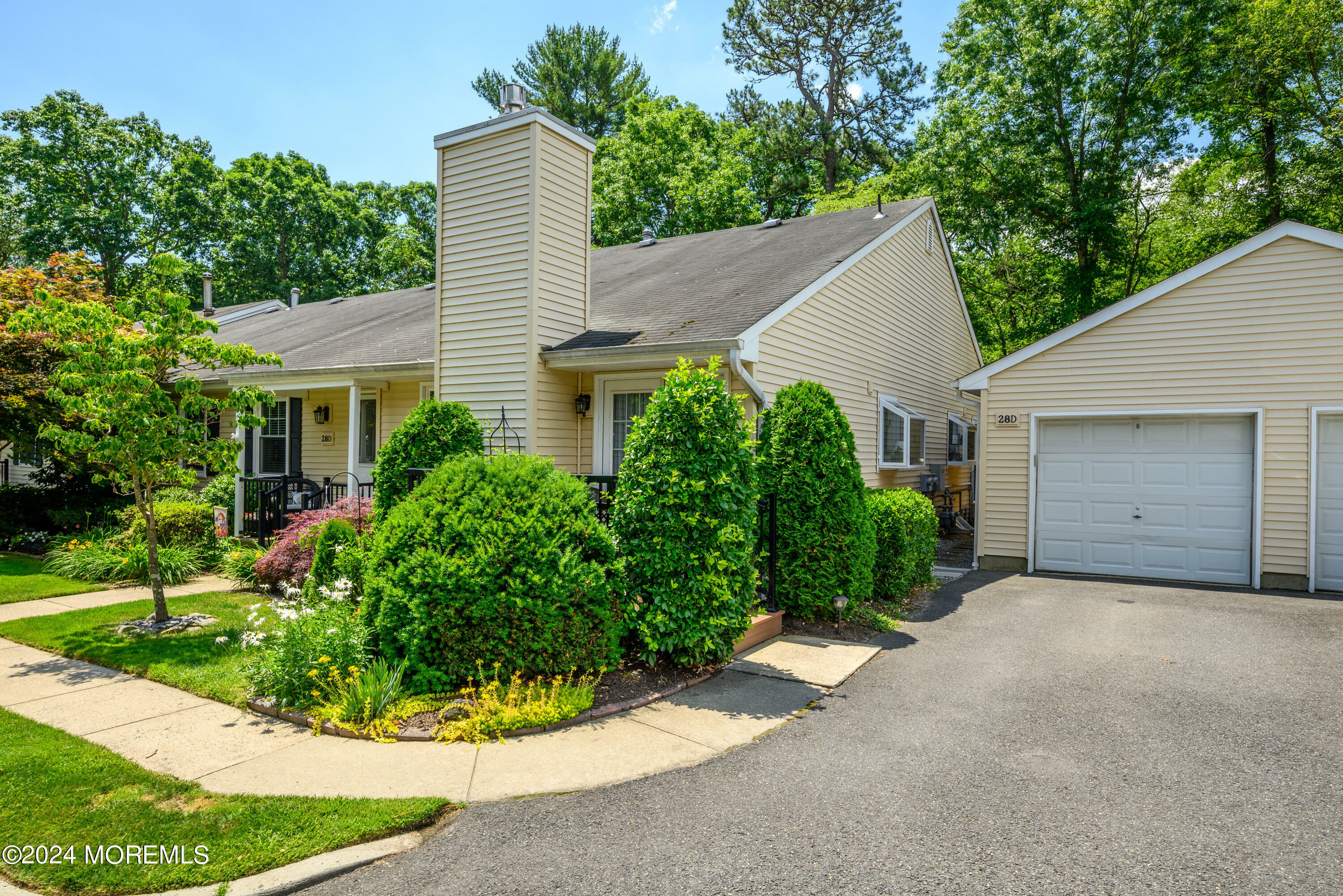 Property Photo:  28 Mulberry Court D  NJ 08730 