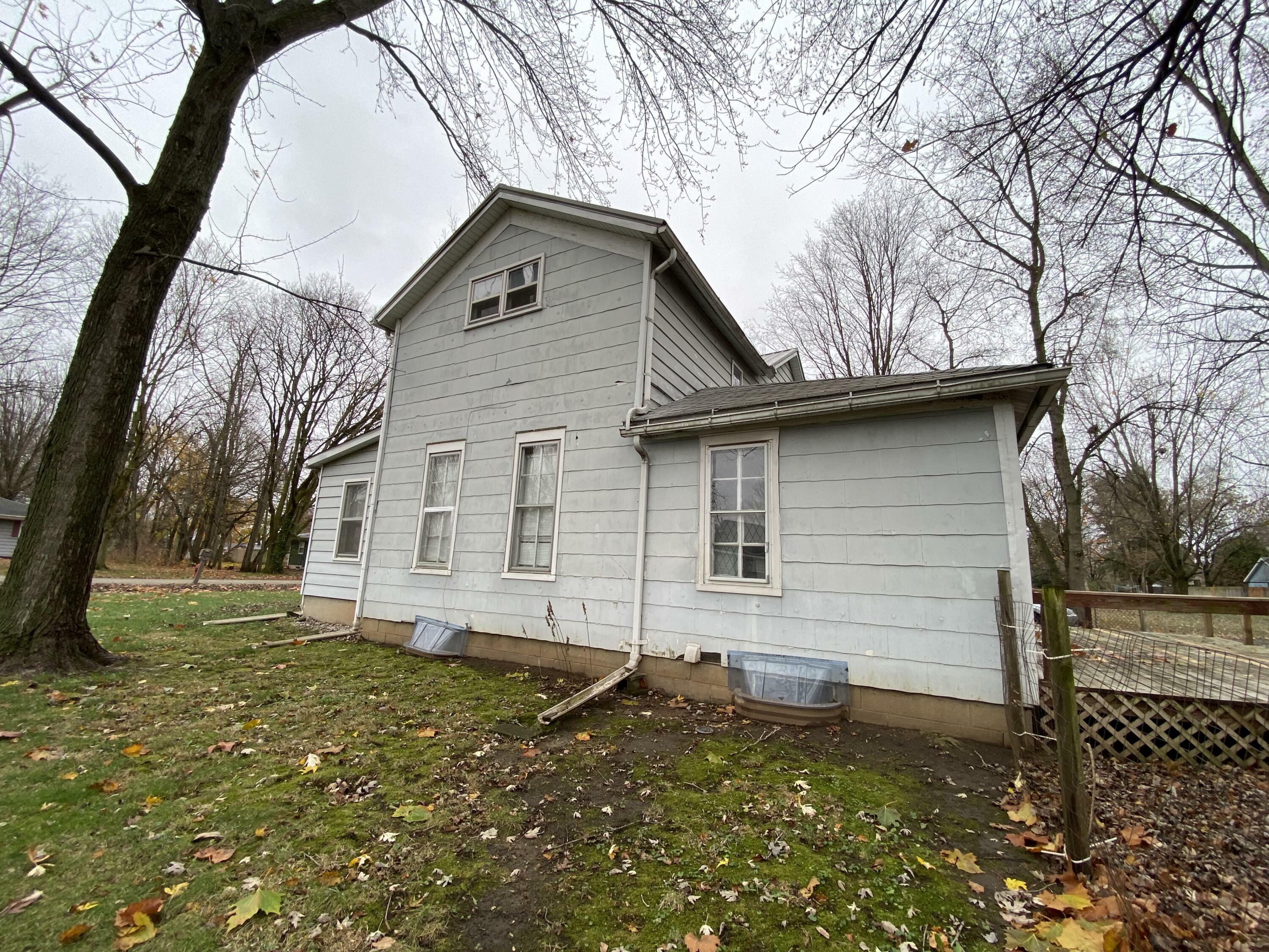 Property Photo:  200 E Vermont Avenue  MI 49099 