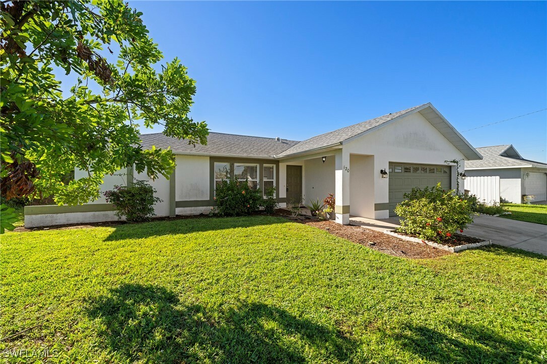 Property Photo:  120 SE 19th Lane  FL 33990 