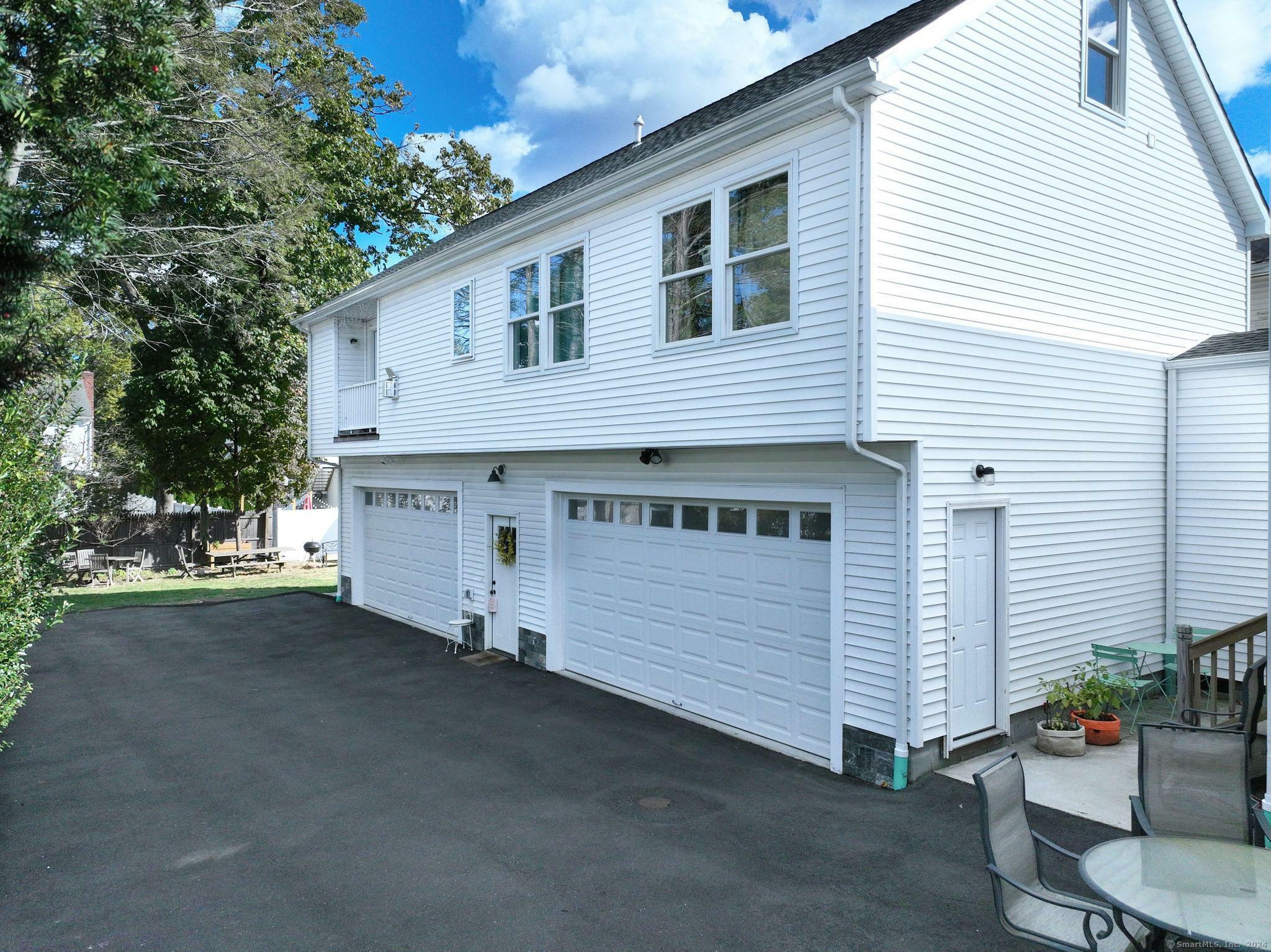 Property Photo:  33 Elm Tree Place #B Rear  CT 06906 