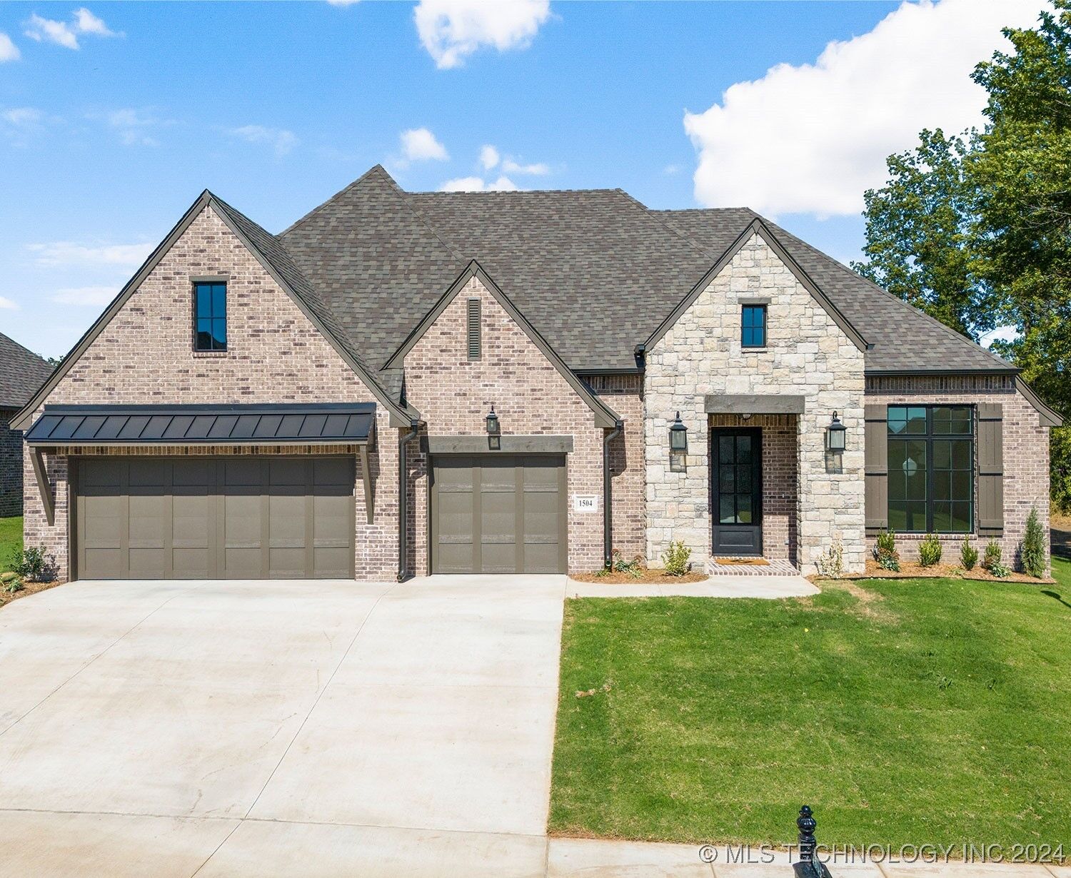 Property Photo: 1504 Pinecrest Drive OK 74017