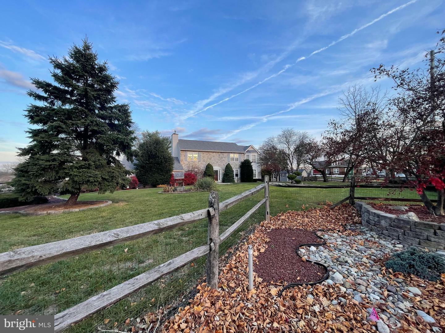 Property Photo:  2 Hampton Drive  PA 19525 