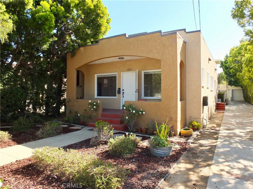 Property Photo:  1220 Belmont Avenue 2B  CA 90804 