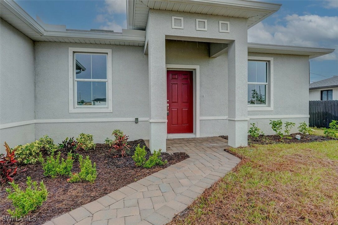 Property Photo:  1320 NE 17th Avenue  FL 33909 