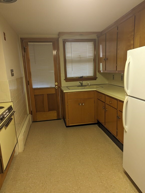 Property Photo:  8 Everett Ave 1A  MA 01570 