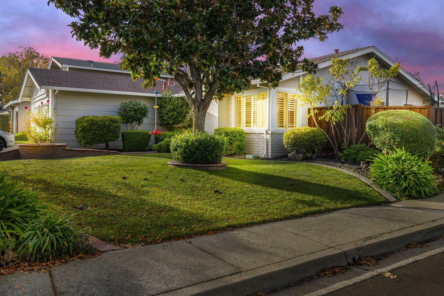 Property Photo:  166 Castleton Court  CA 94583 