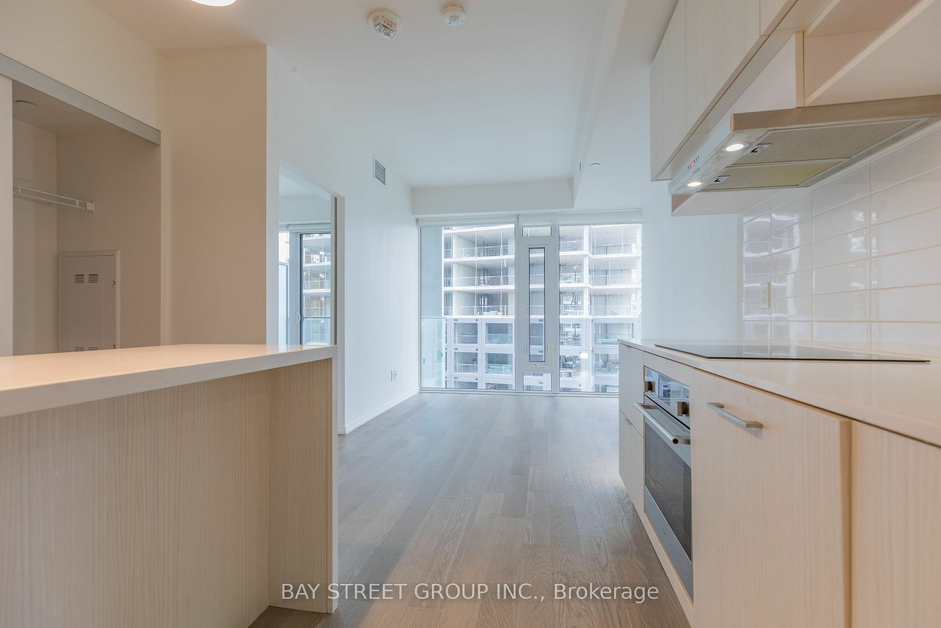 Property Photo:  5 Soudan Ave 2109  ON M4S 0B1 