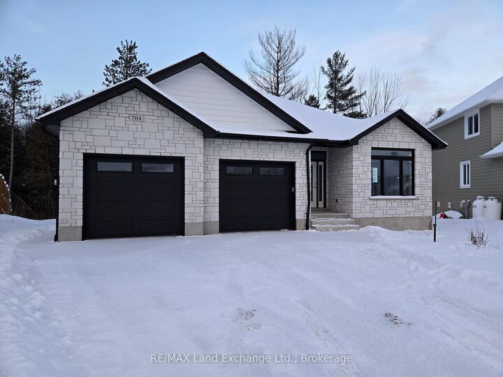 784 Campbell Avenue — photo 1