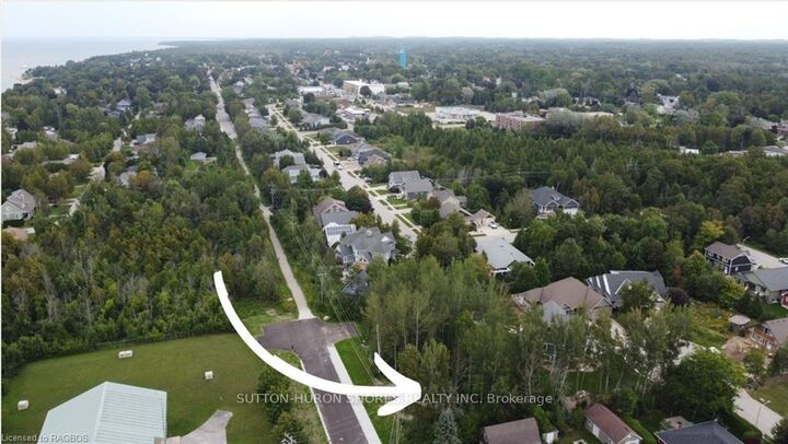 Property Photo:  286 Grosvenor Street S  ON N0H 2L0 