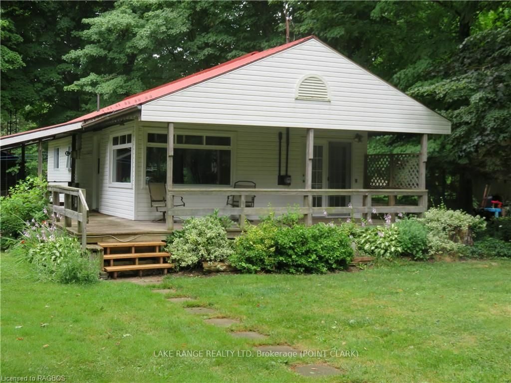 Property Photo:  303 Sauk Crt  ON N2Z 2X3 