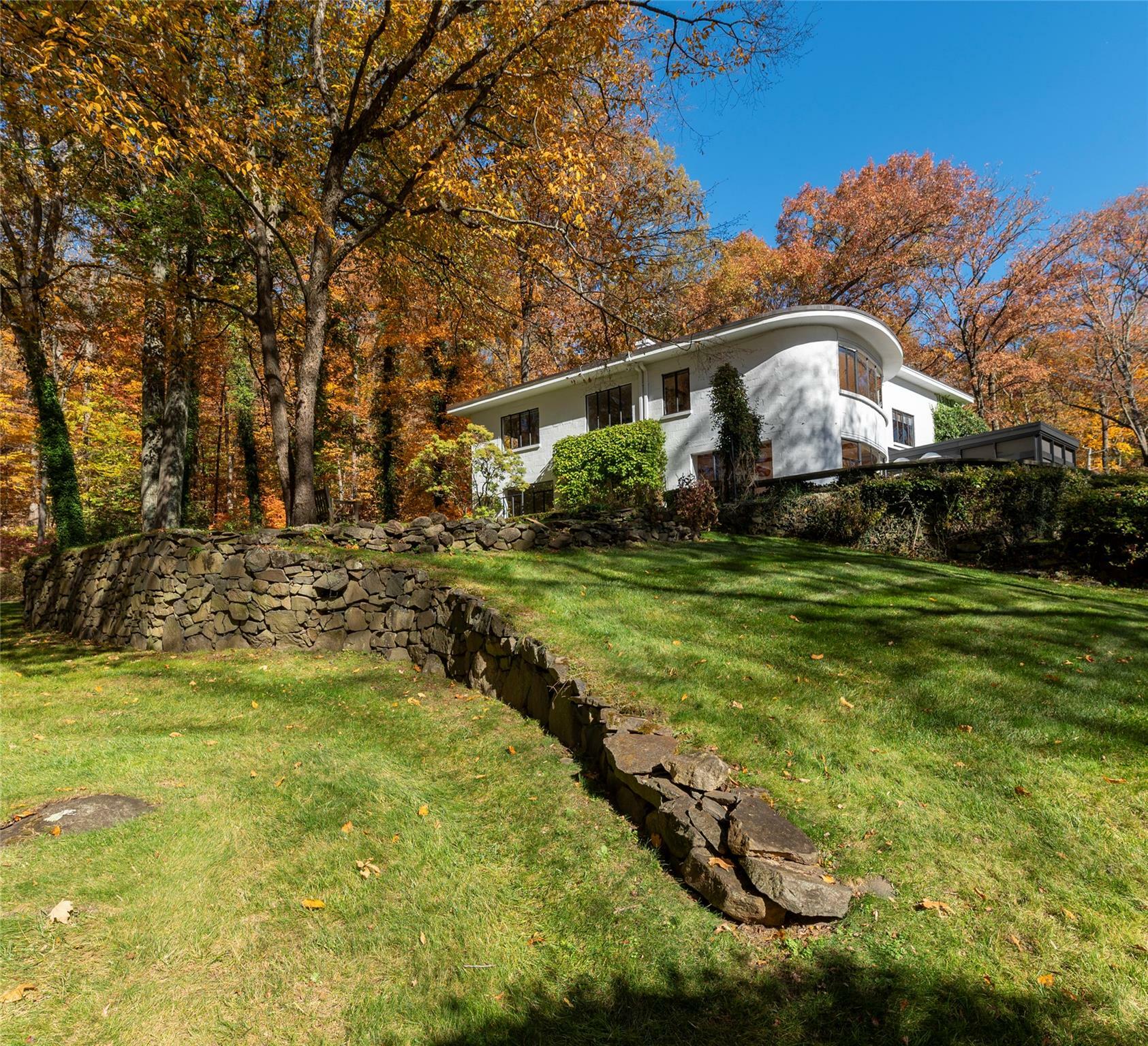 Property Photo:  537-539 South Mountain Road  NY 10956 