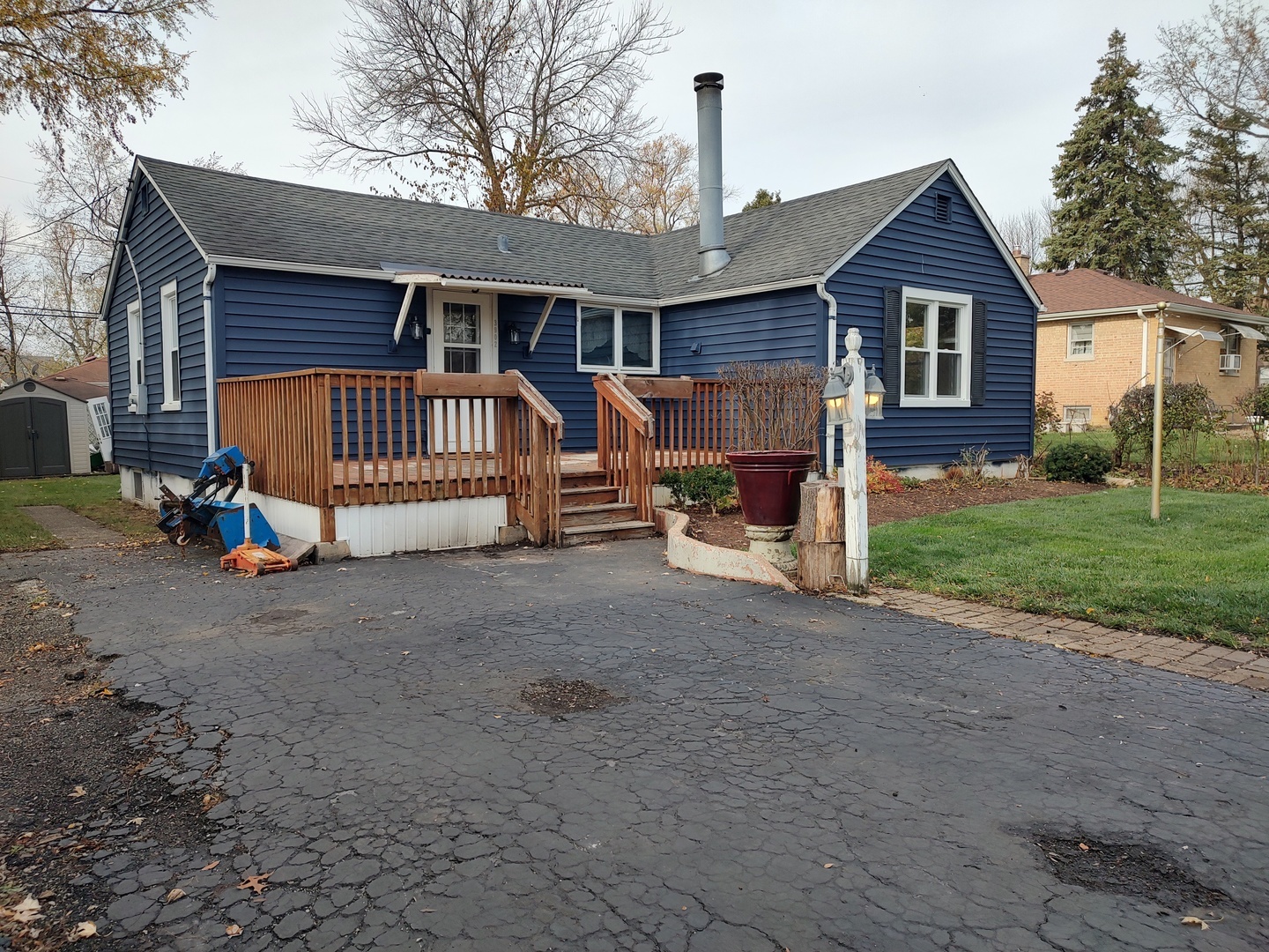 Property Photo:  3902 N Lincoln Street  IL 60559 