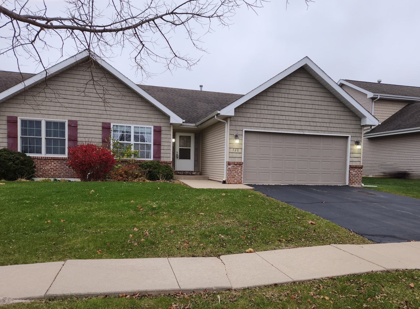 720 Anjali Court  Sycamore IL 60178 photo