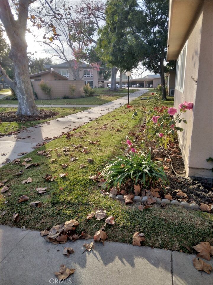 Property Photo:  1920 McKinney Way 17B M15  CA 90740 