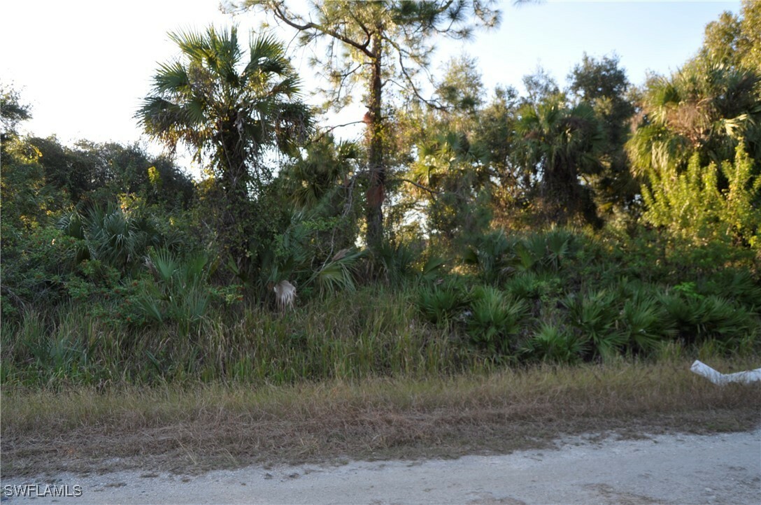 Property Photo:  405 Thompson Avenue  FL 33972 