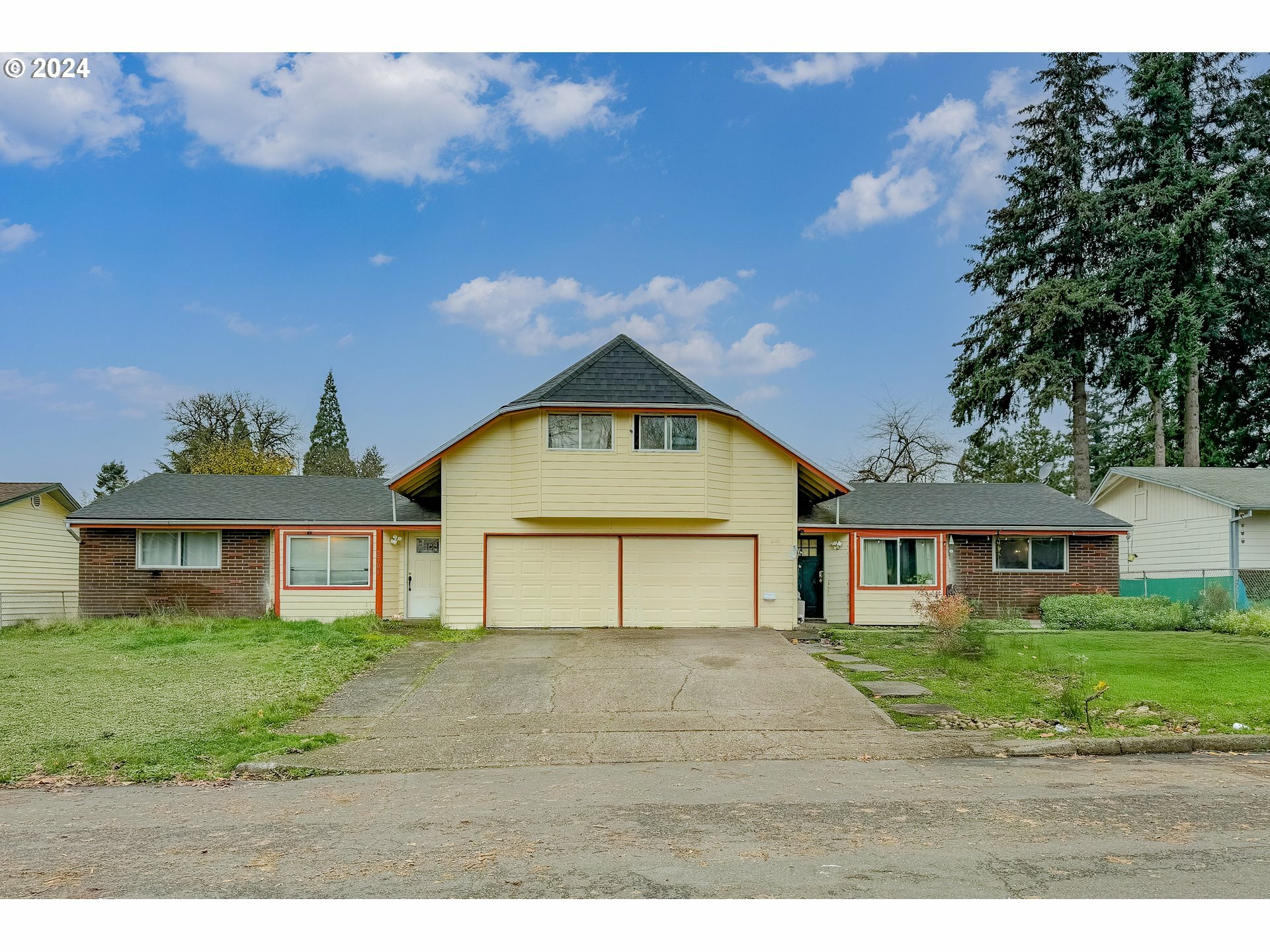 Property Photo:  2704 NE 84th Ave  WA 98662 