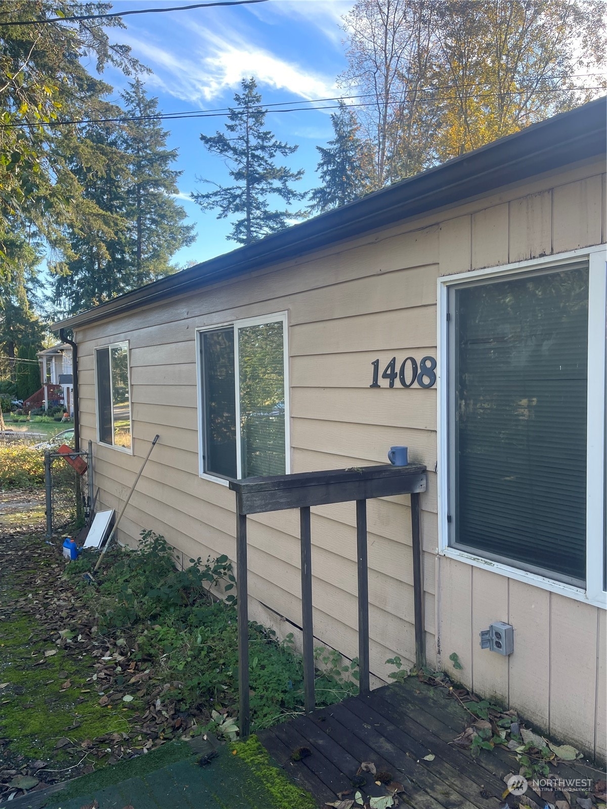 Property Photo:  1408 131st Street SE  WA 98208 