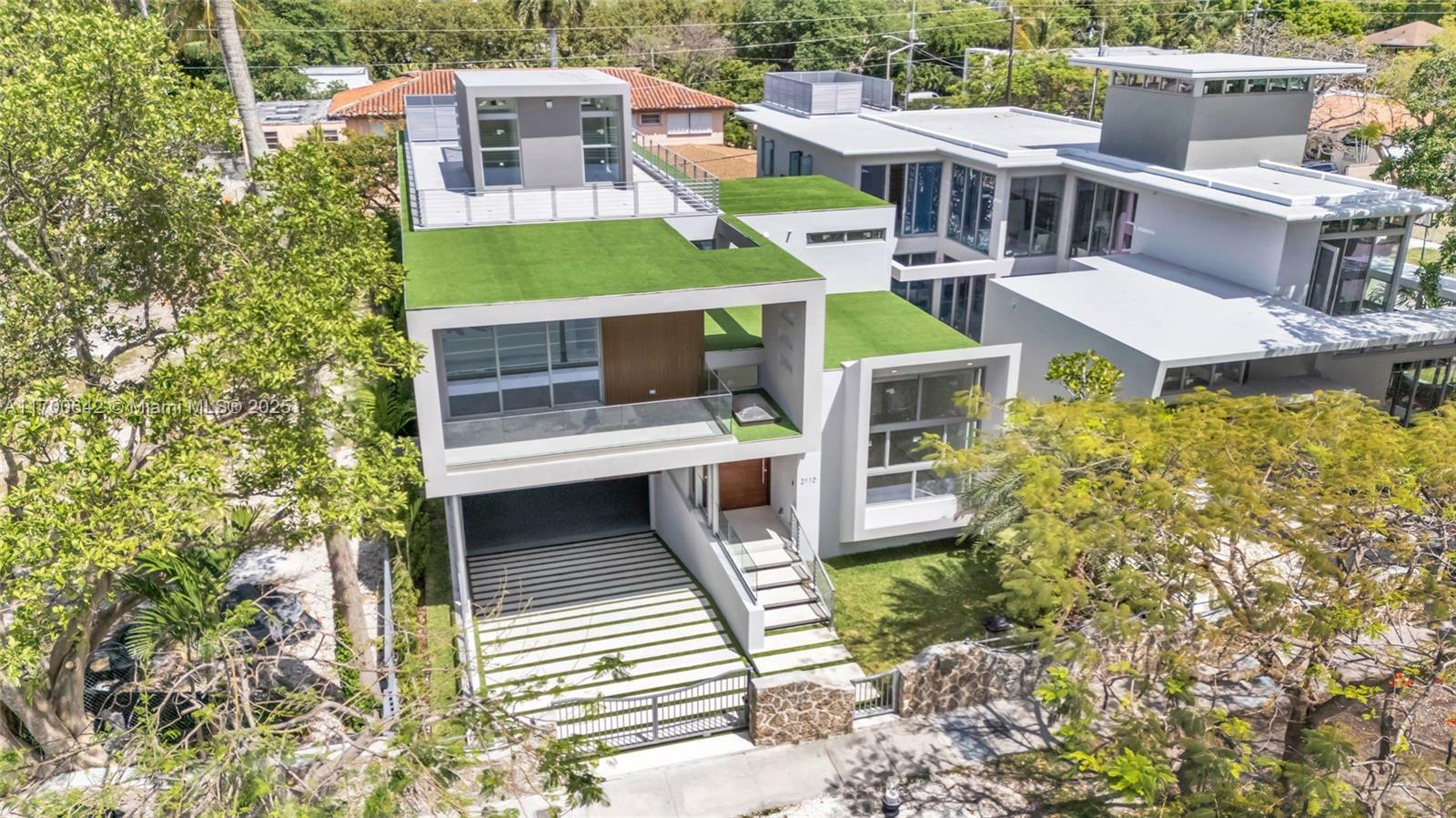 Property Photo: 2110 S Miami Ave FL 33129