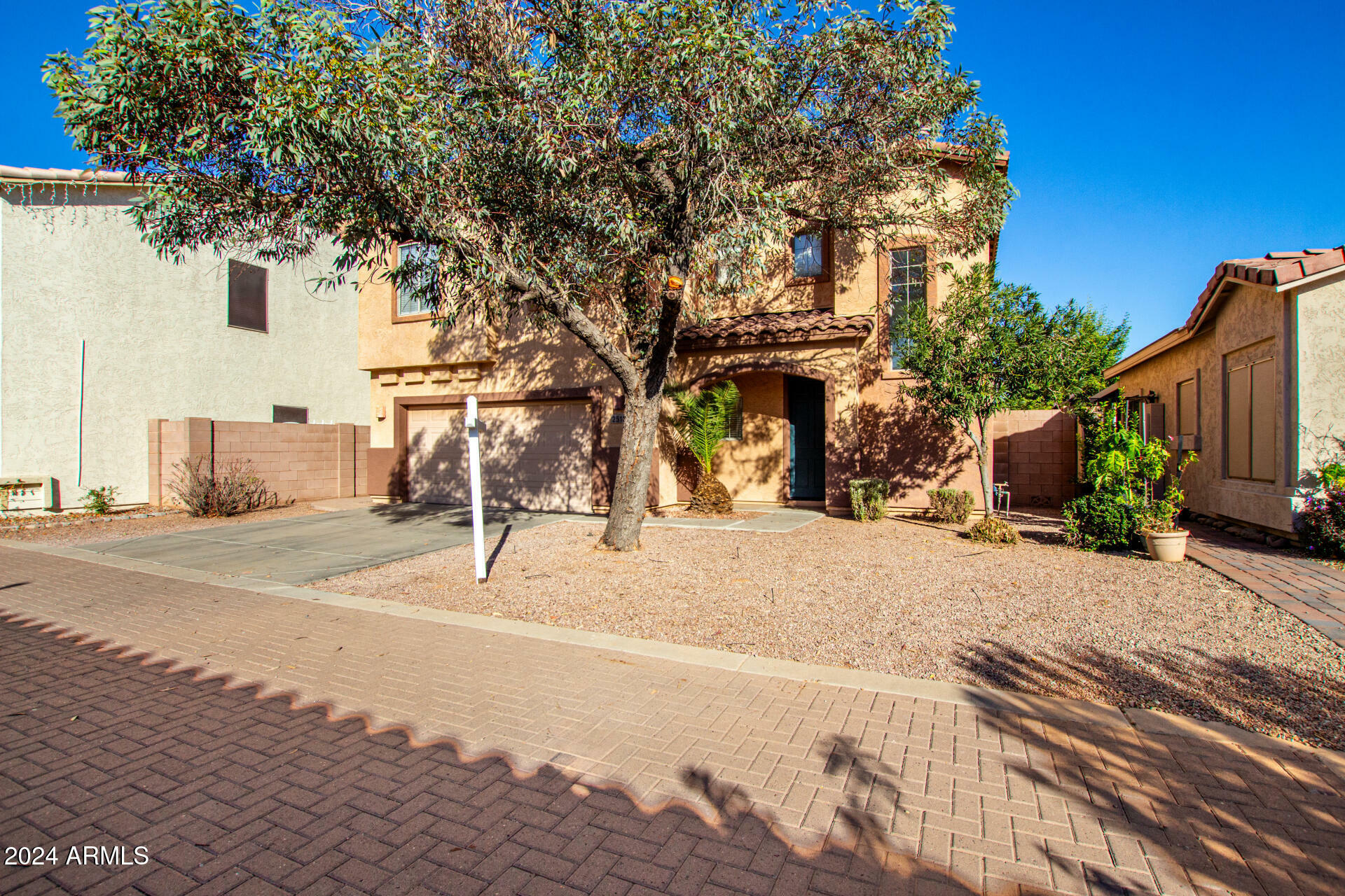 Property Photo:  2518 E Indian Wells Place  AZ 85249 