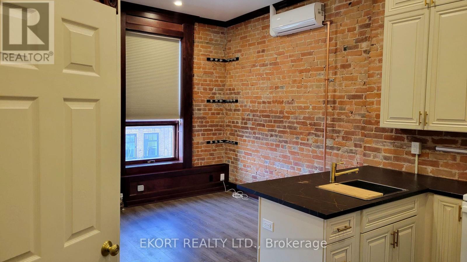 Property Photo:  251 Front Street 5  ON K8N 2Z6 