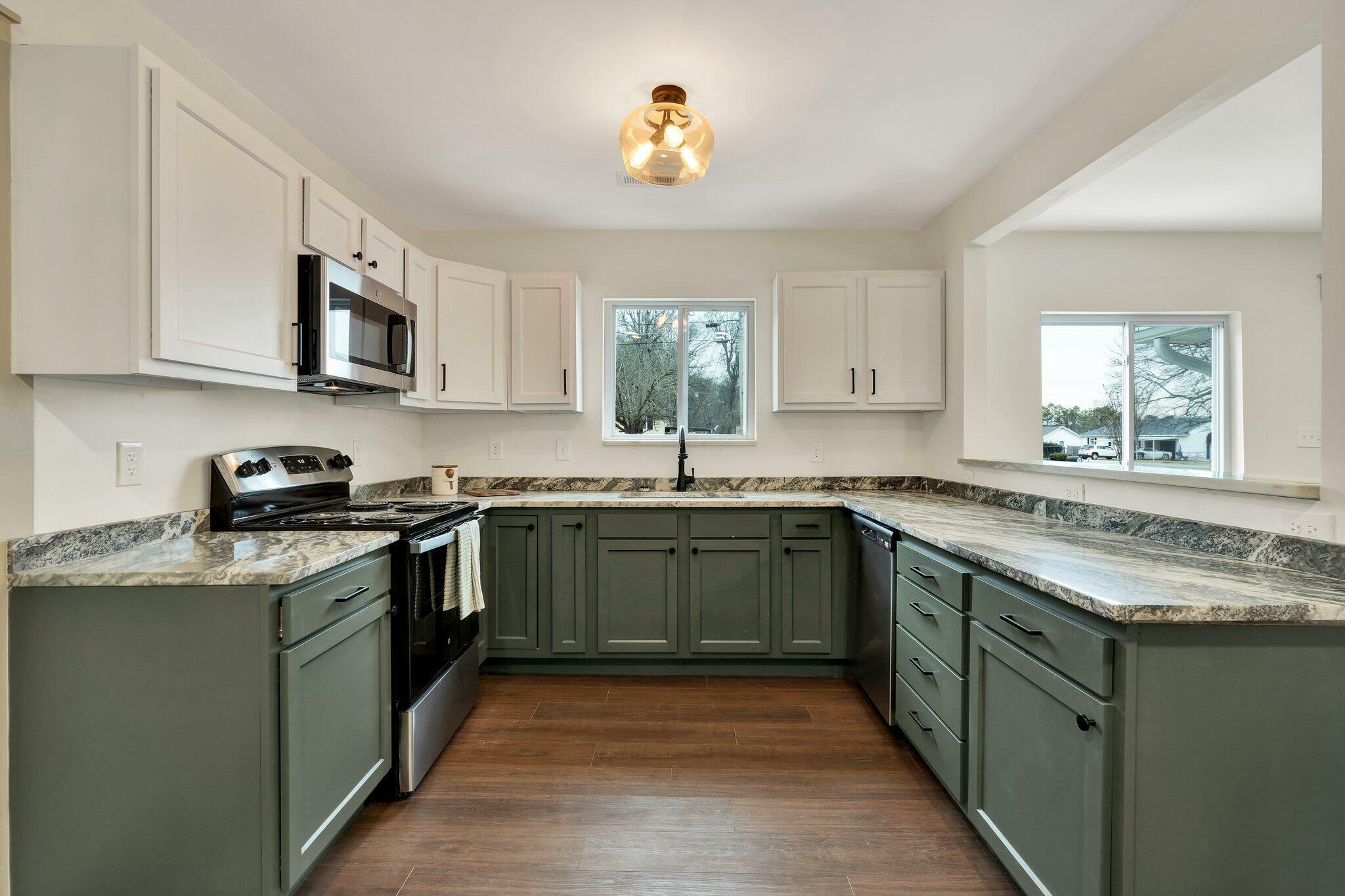 Property Photo: 1024 Hurst Street TN 37412