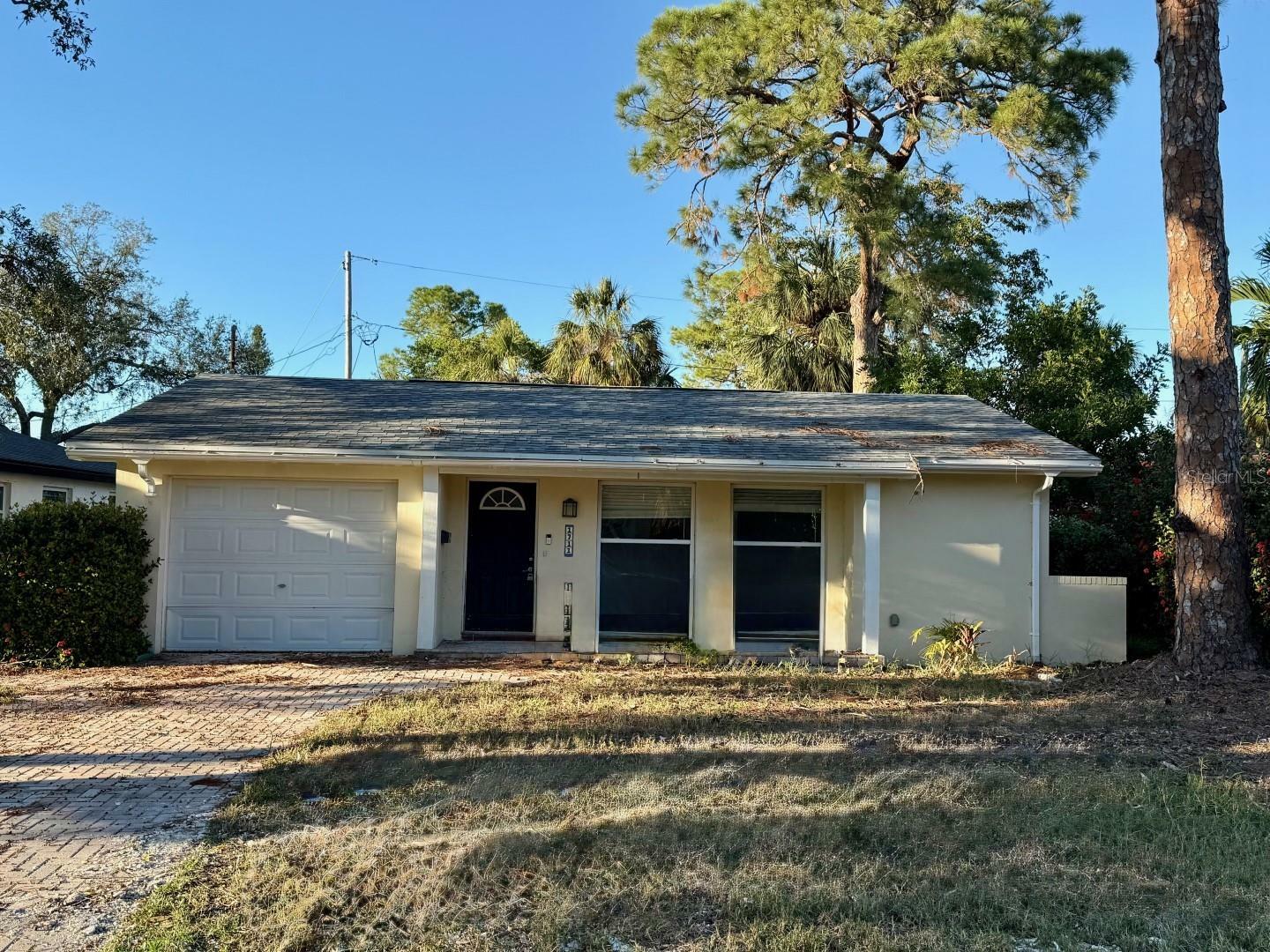 Property Photo:  1711 Michigan Avenue NE  FL 33703 