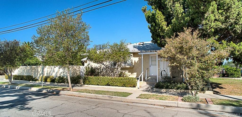 Property Photo:  10101 Sophia Avenue  CA 91343 