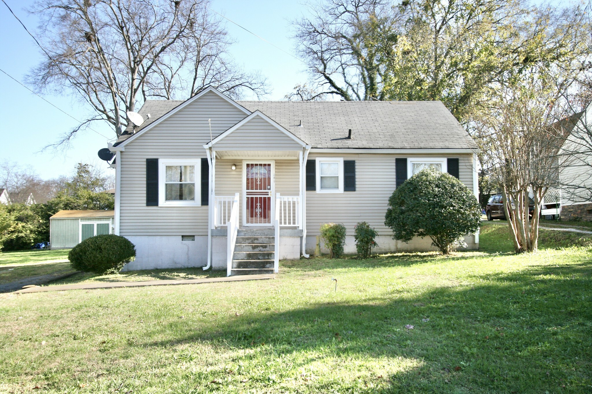 Property Photo:  518 E Bend Dr  TN 37209 