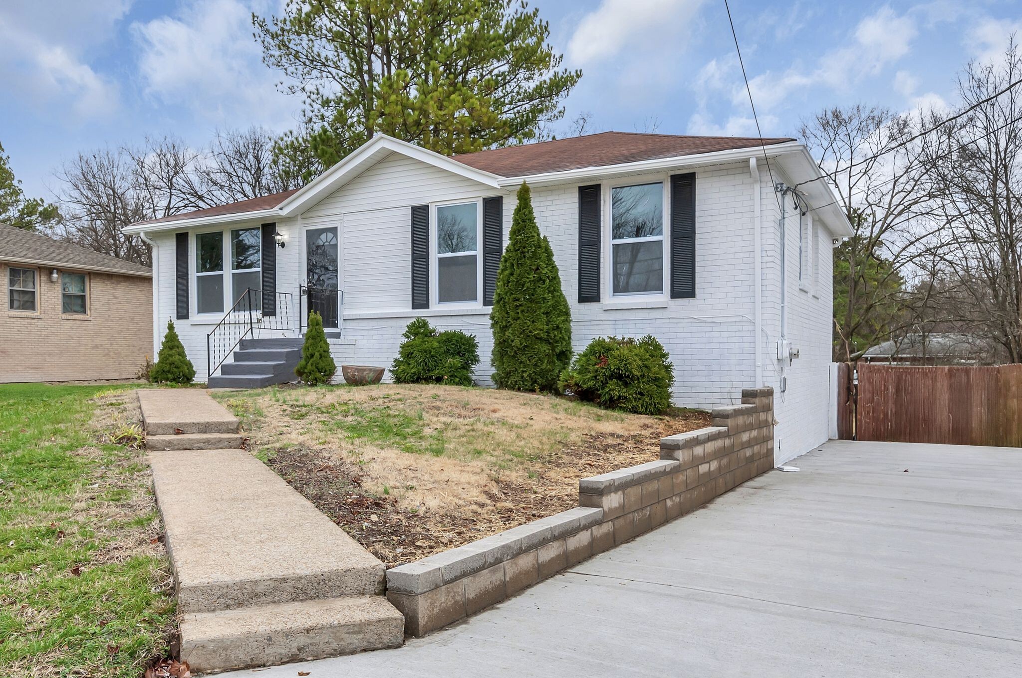 Property Photo:  244 New Sawyer Brown Rd  TN 37221 